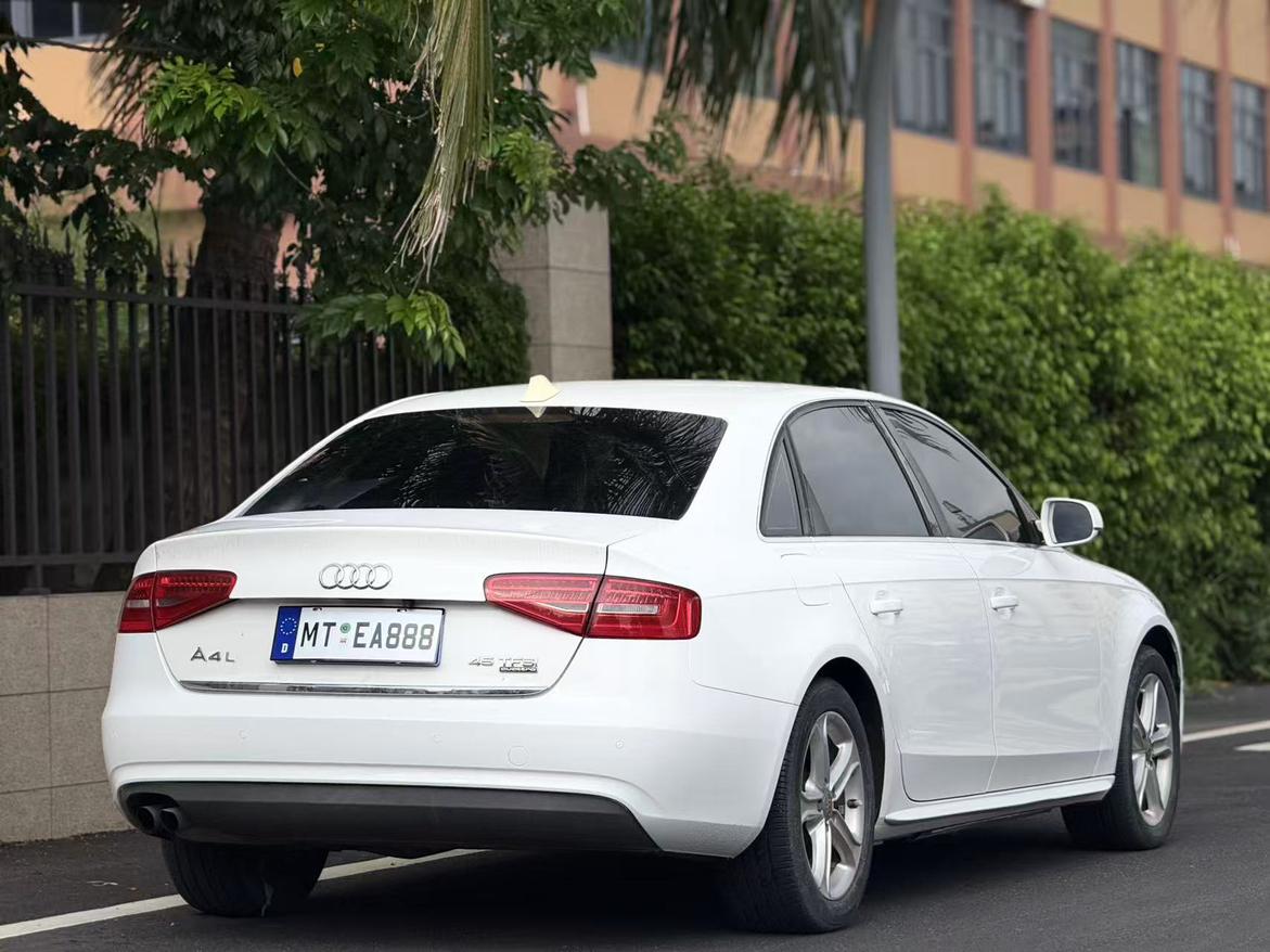 Audi A4 2015 thumb 4