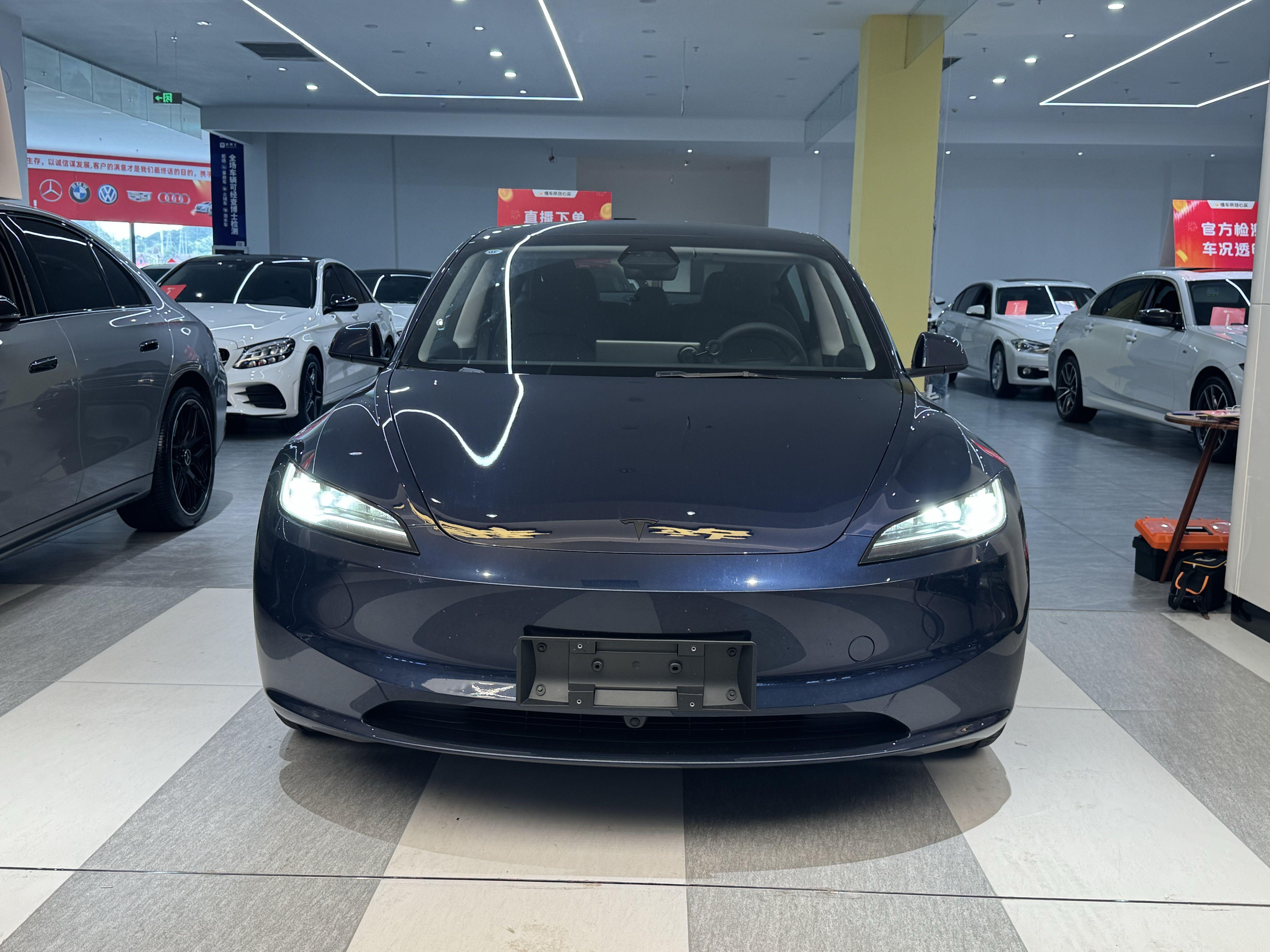 Tesla Model 3 2025 thumb 10