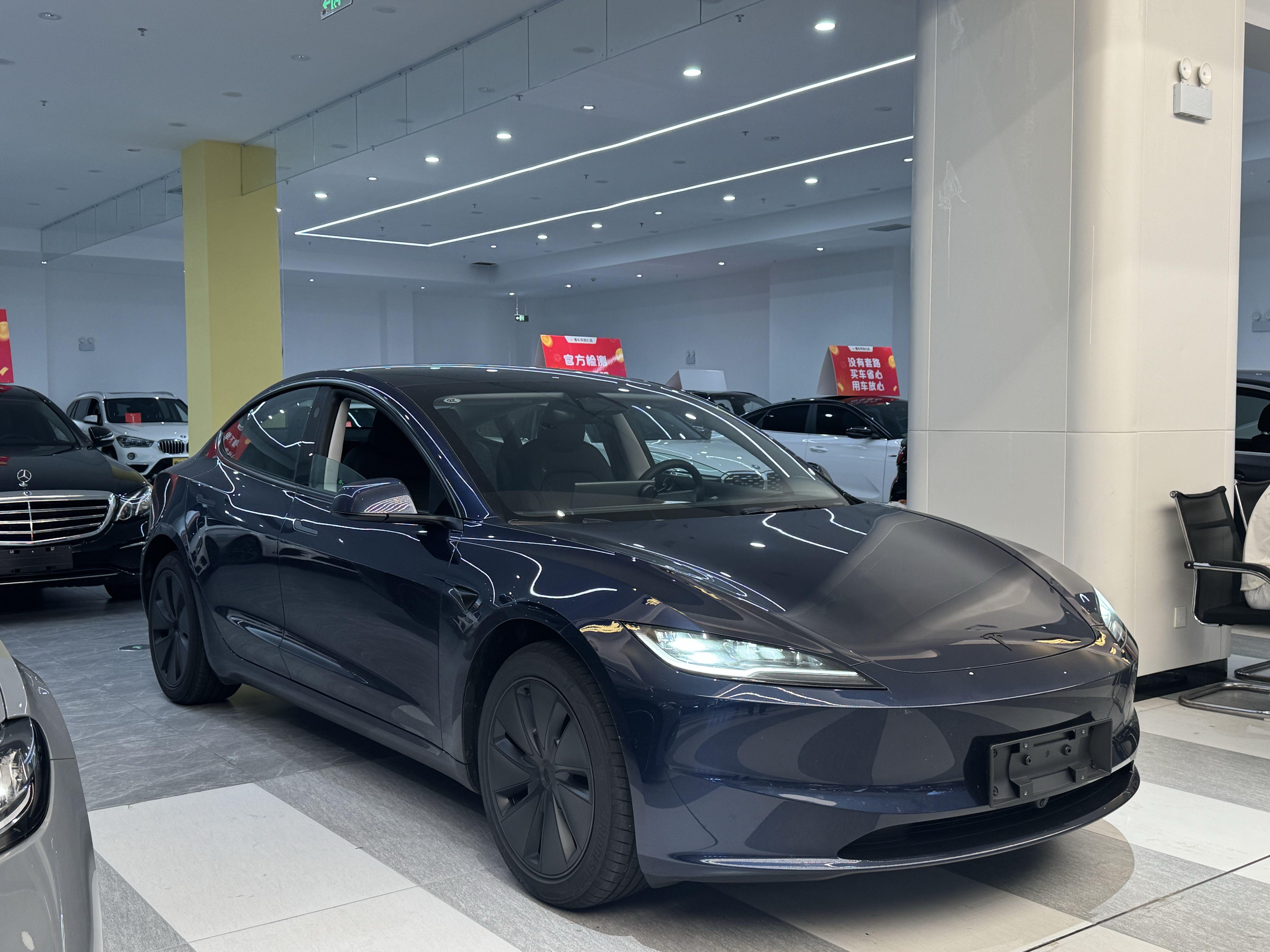 Tesla Model 3 2025 thumb 11