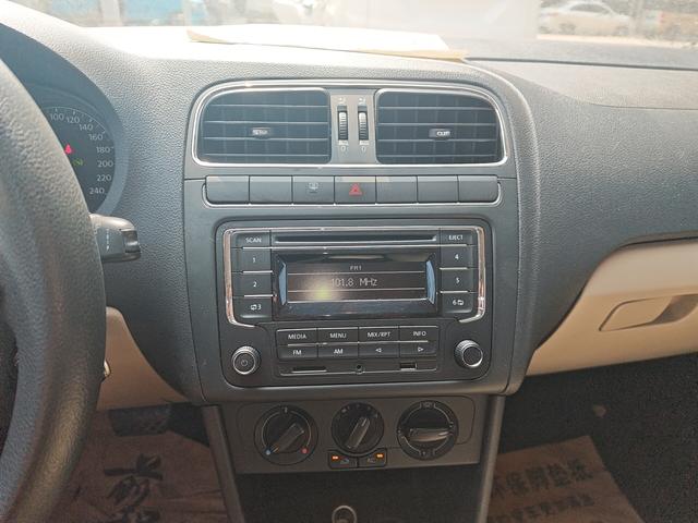 Volkswagen Polo 2013 thumb 7