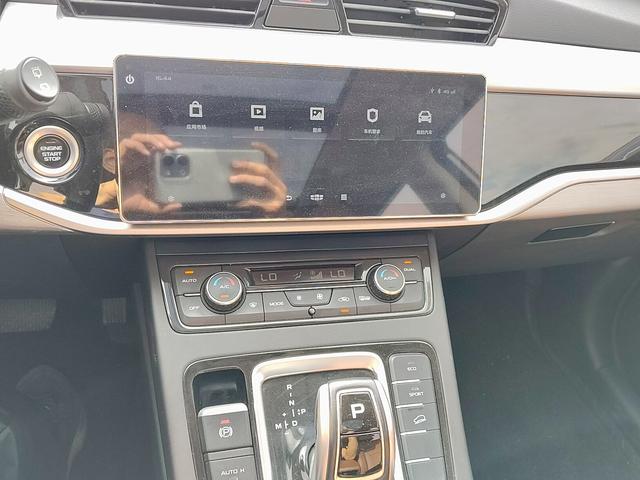 Geely Boyue 2021 thumb 4