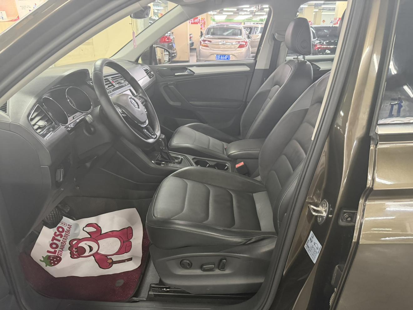 Volkswagen Tiguan 2017 thumb 11