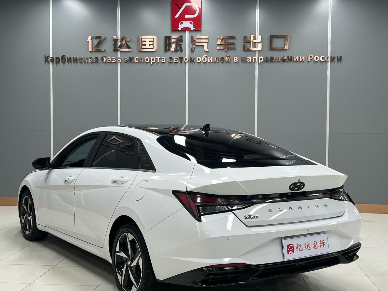Hyundai Elantra 2022 thumb 2