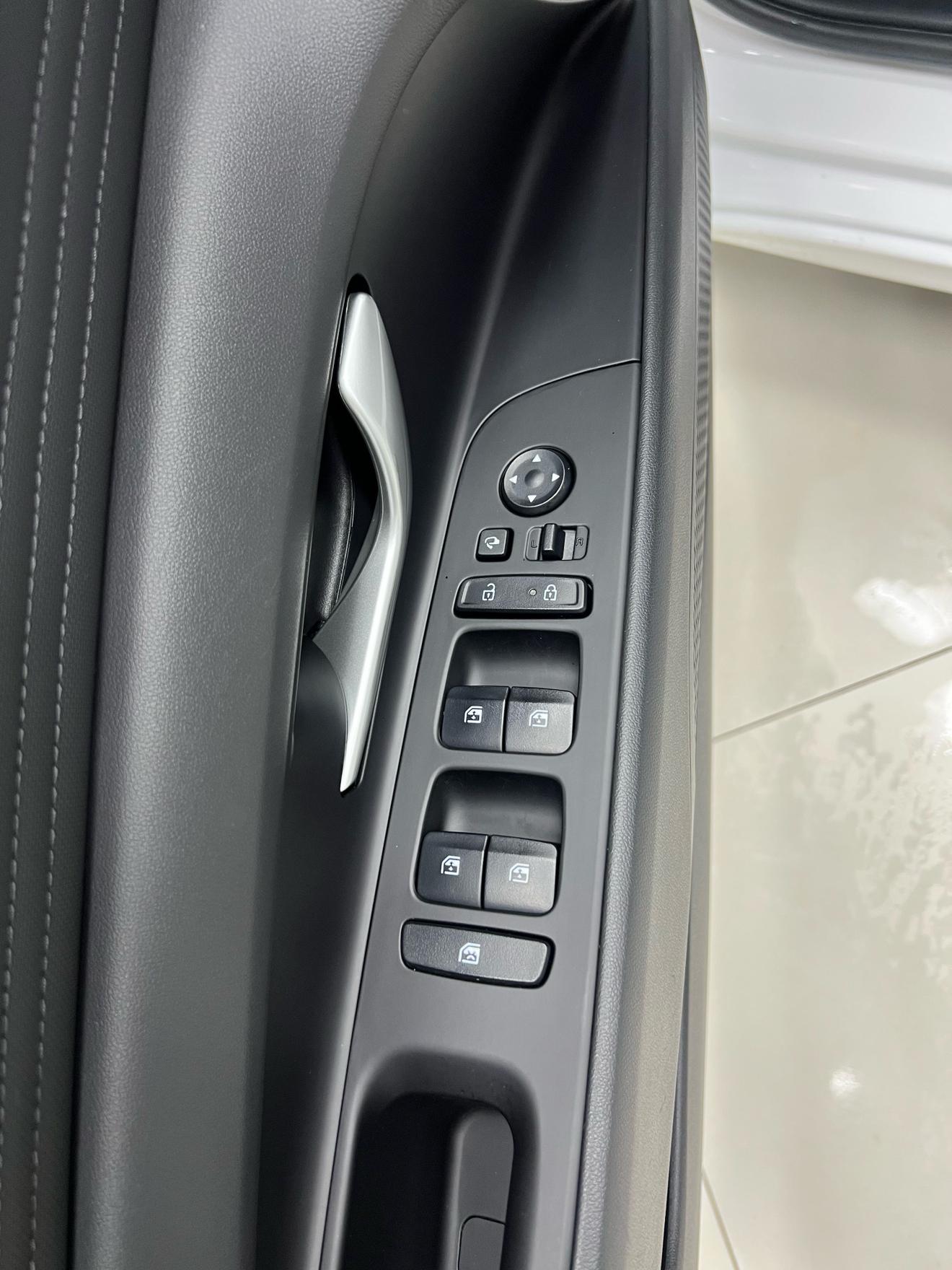 Hyundai Elantra 2022 thumb 7