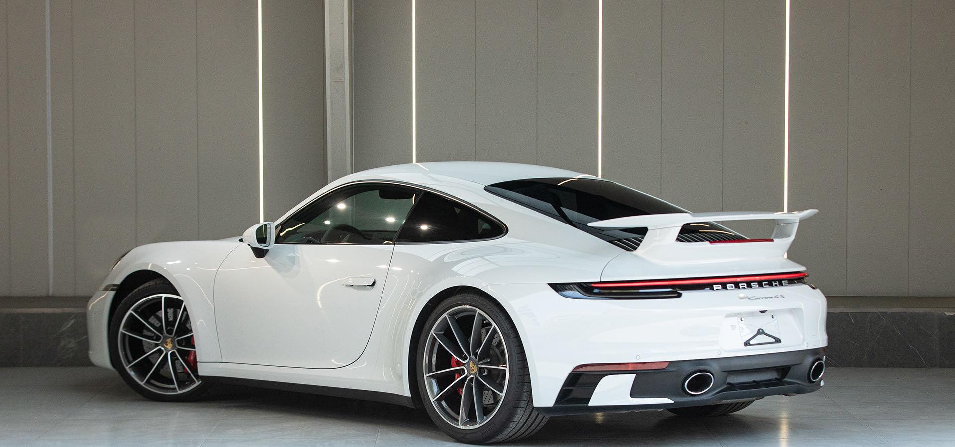 Porsche 911 2023 thumb 2