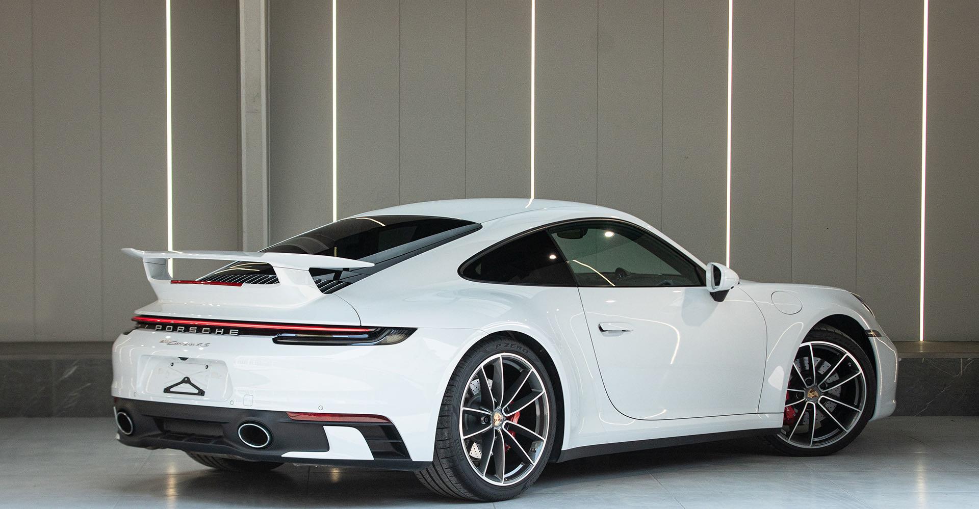 Porsche 911 2023 thumb 4