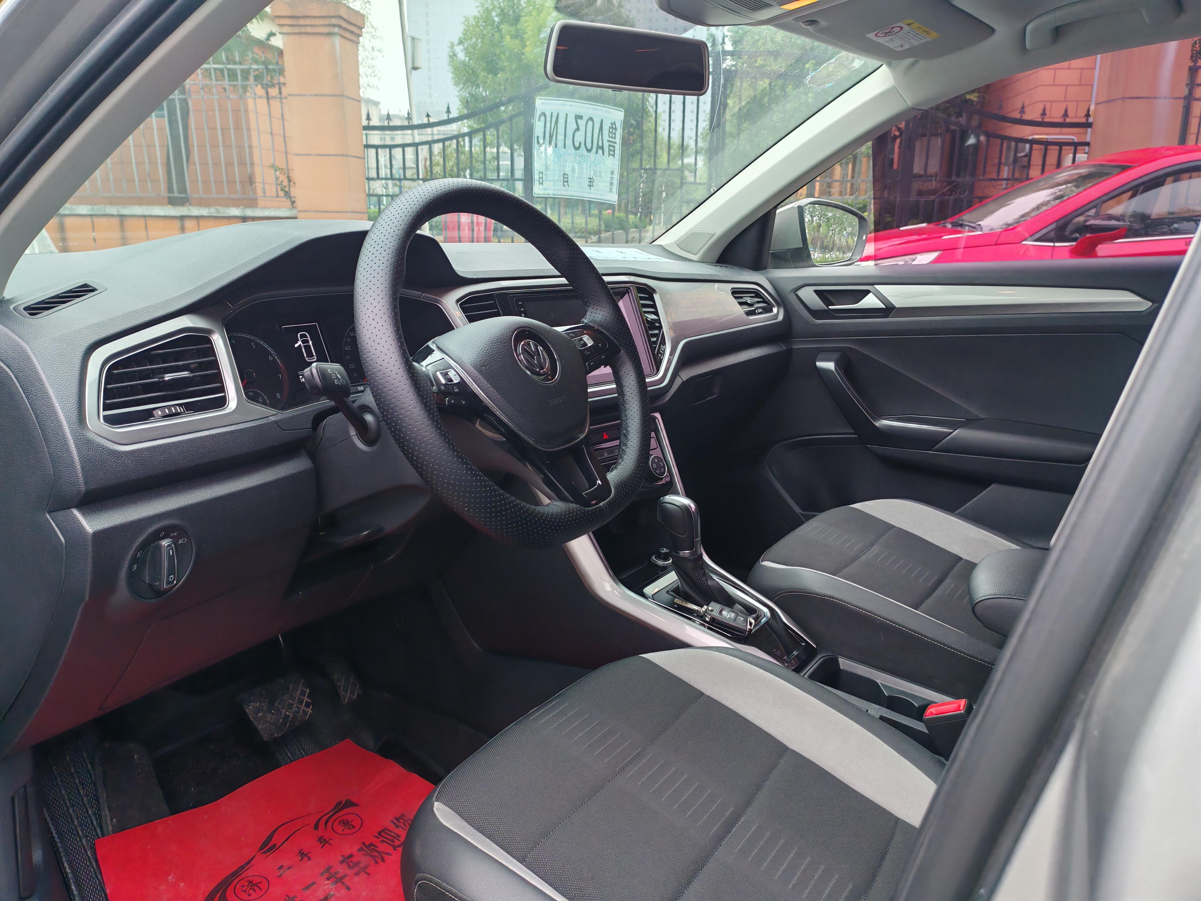 Volkswagen T-Roc 2018 thumb 8