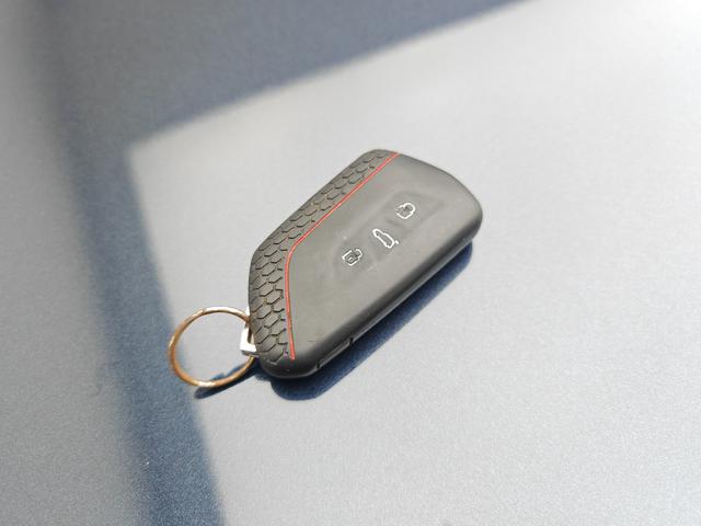 Volkswagen ID.4 2021 thumb 9