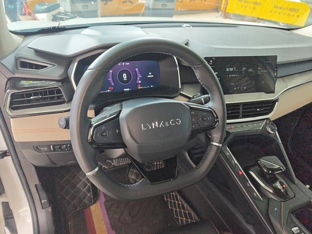 Lynk & Co 06 EM-P 2021 thumb 6