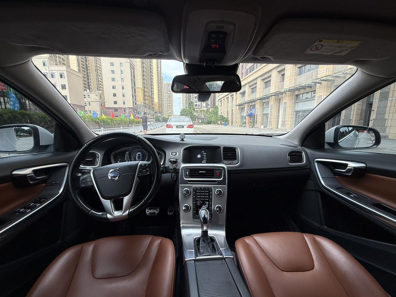 Volvo S60 2015 thumb 5