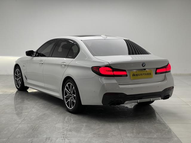 BMW 5 серии 2022 thumb 3