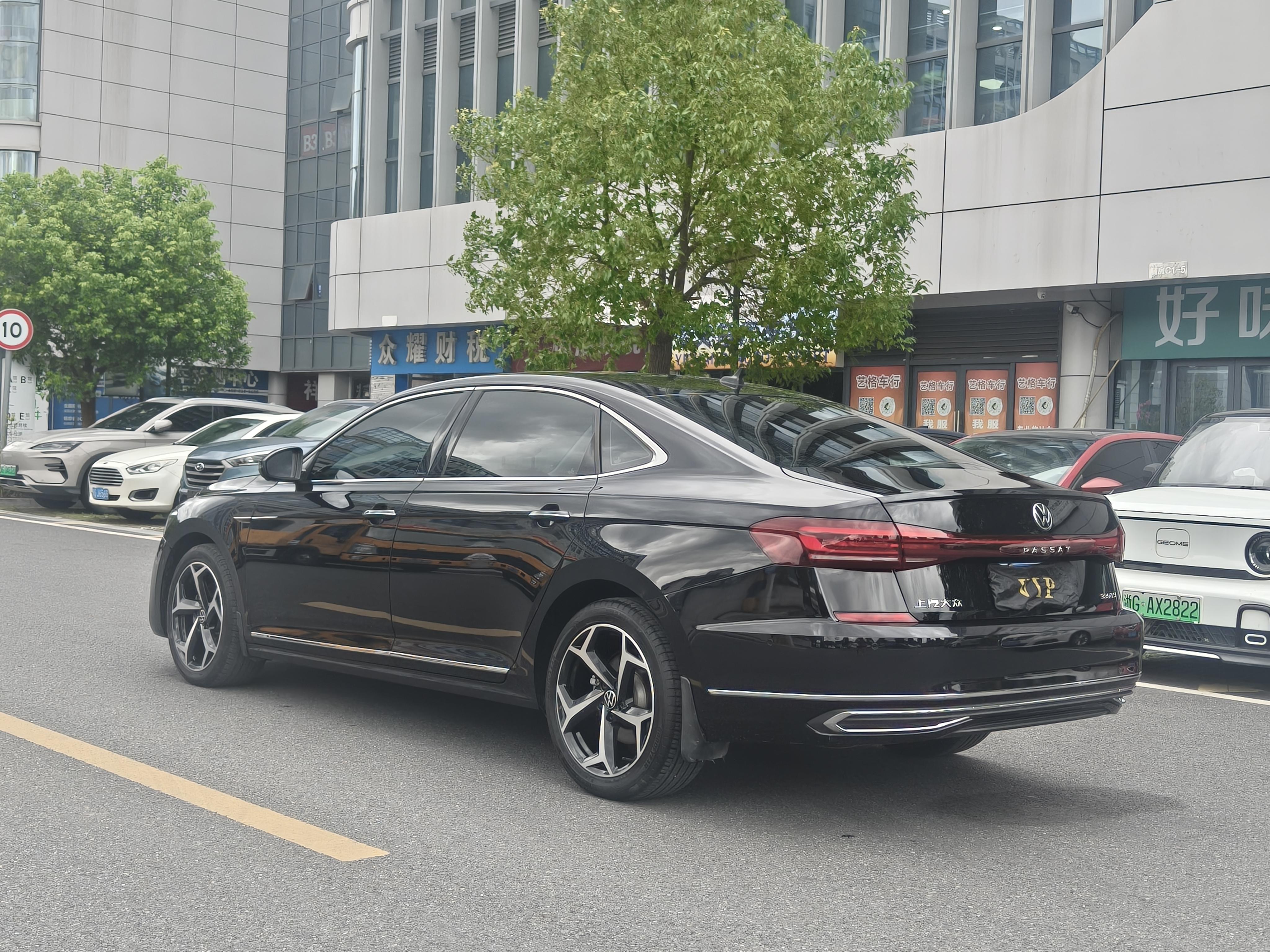 Volkswagen Passat (North America and China) 2023 thumb 2