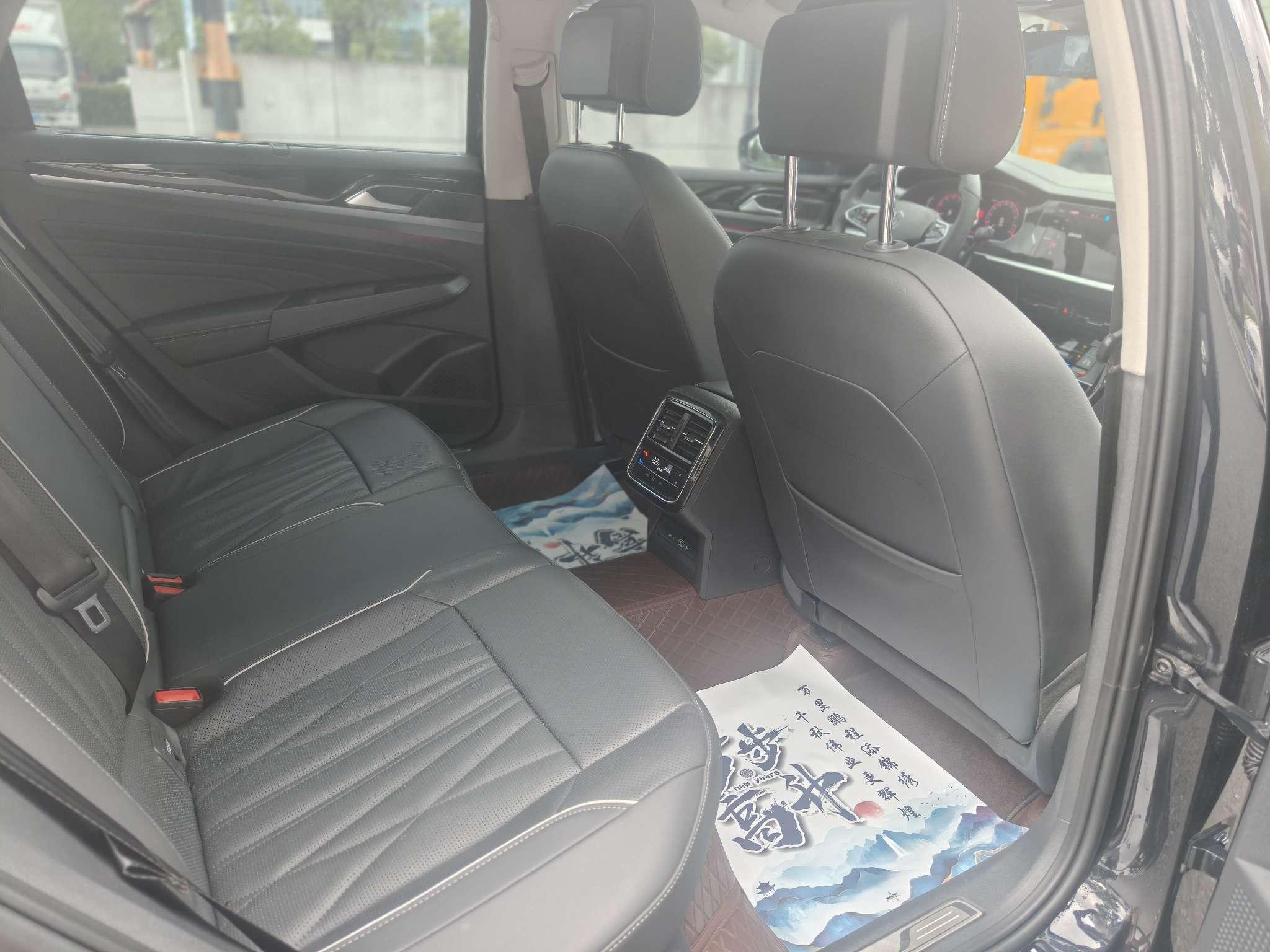Volkswagen Passat (North America and China) 2023 thumb 10