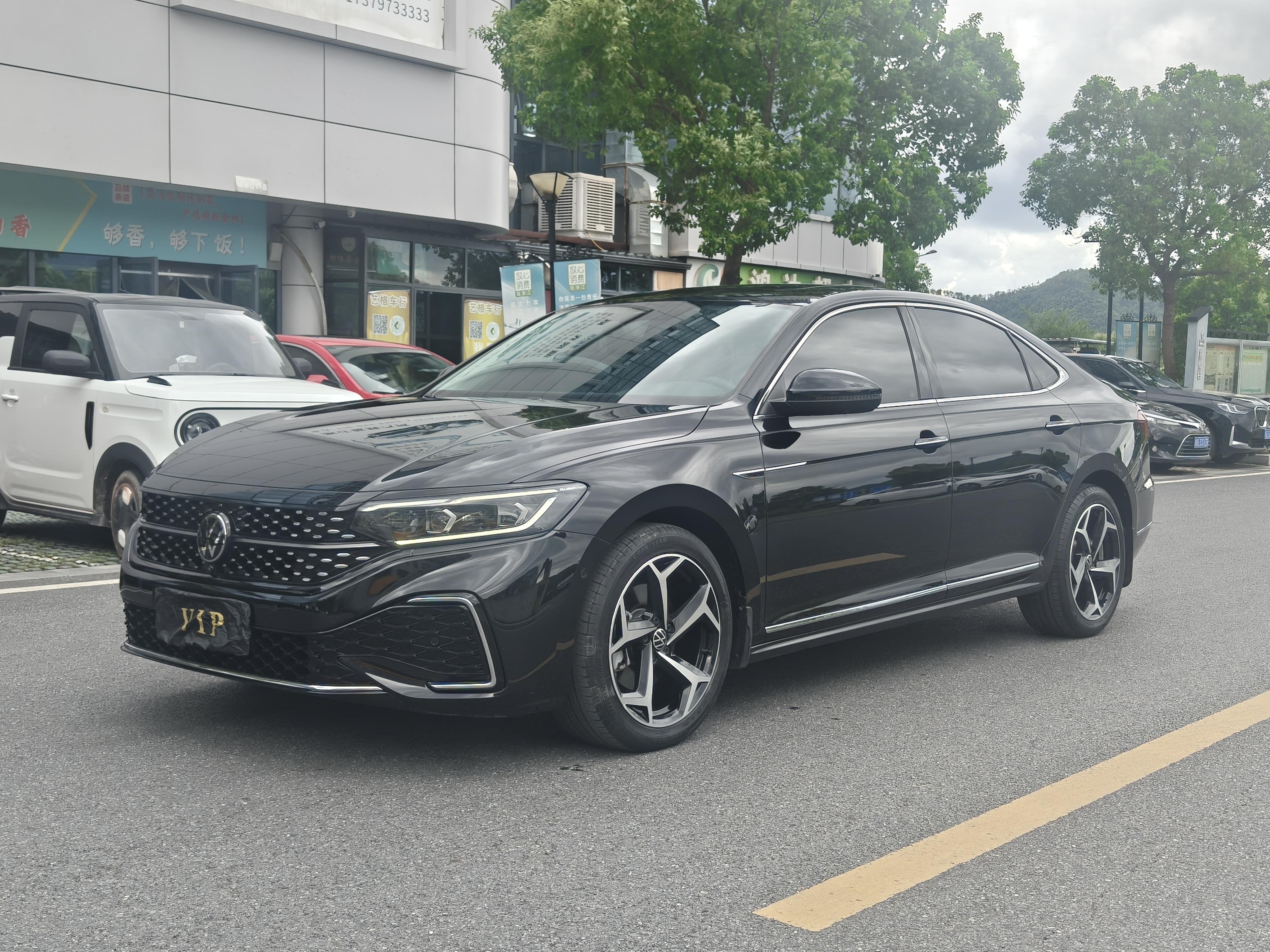 Volkswagen Passat (North America and China) 2023 thumb 11