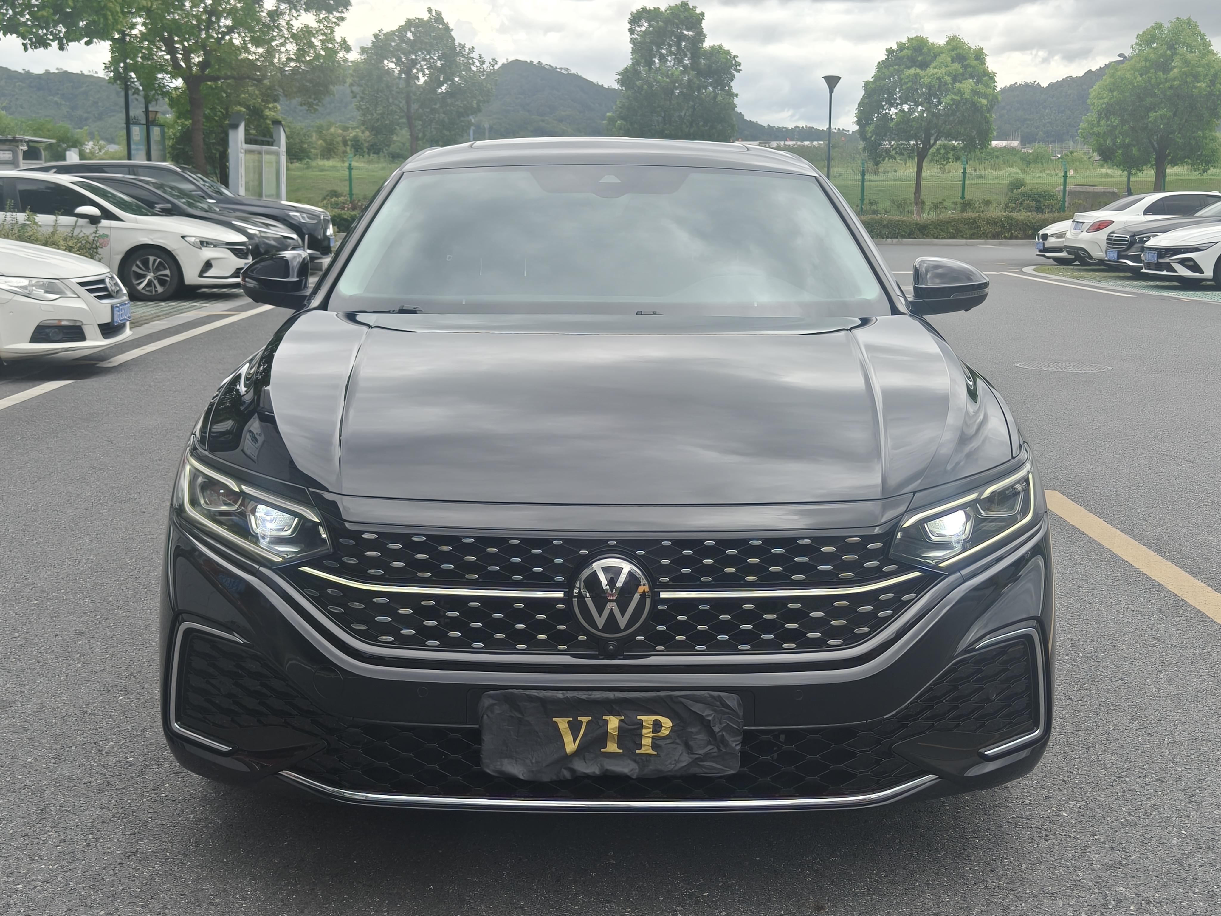 Volkswagen Passat (North America and China) 2023 thumb 12