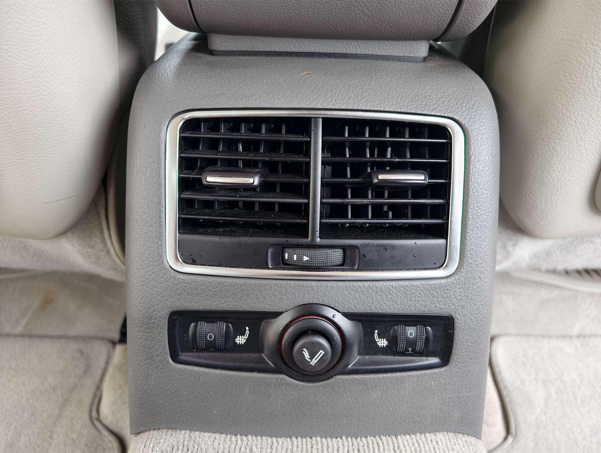 Audi A6 2011 thumb 7