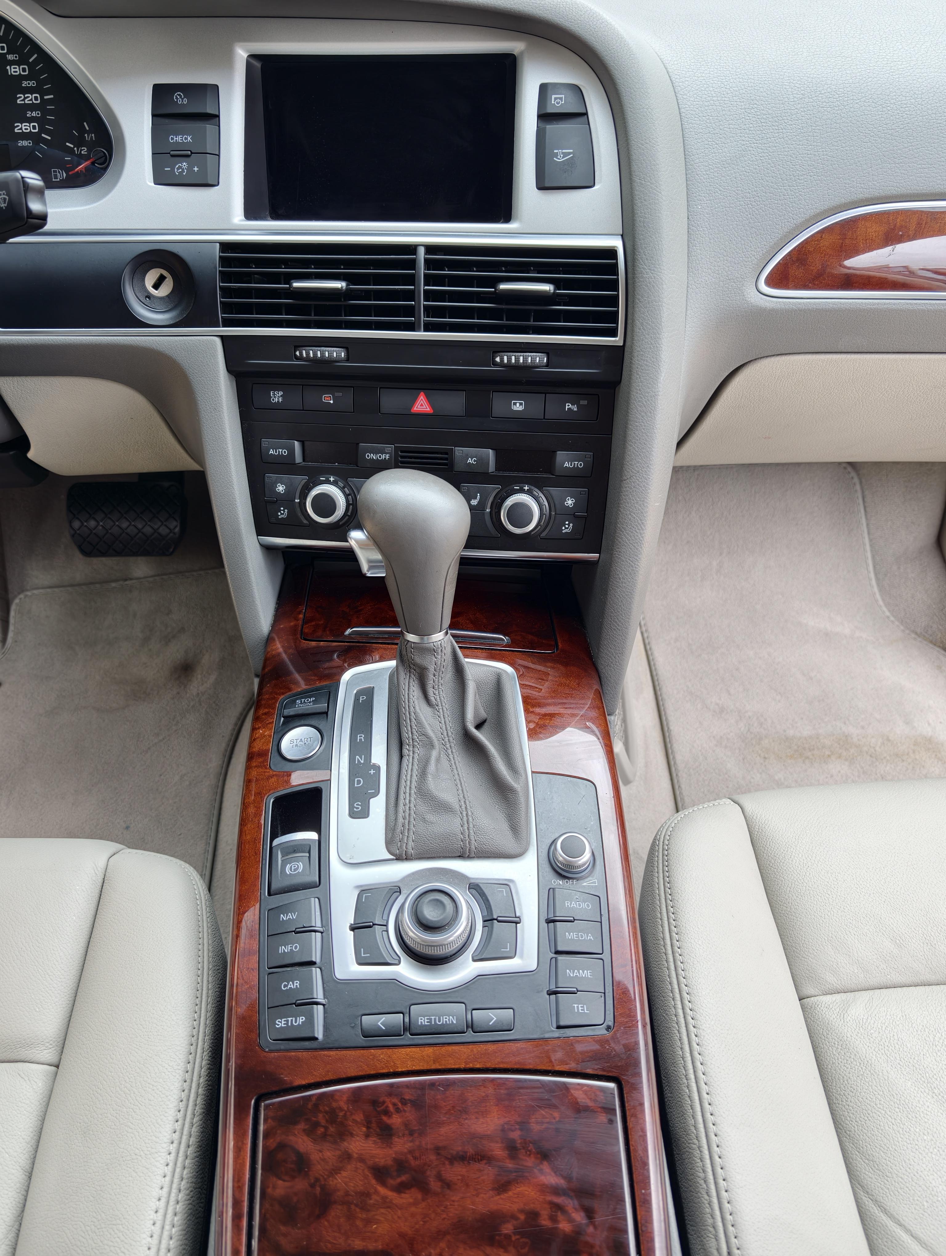 Audi A6 2011 thumb 9