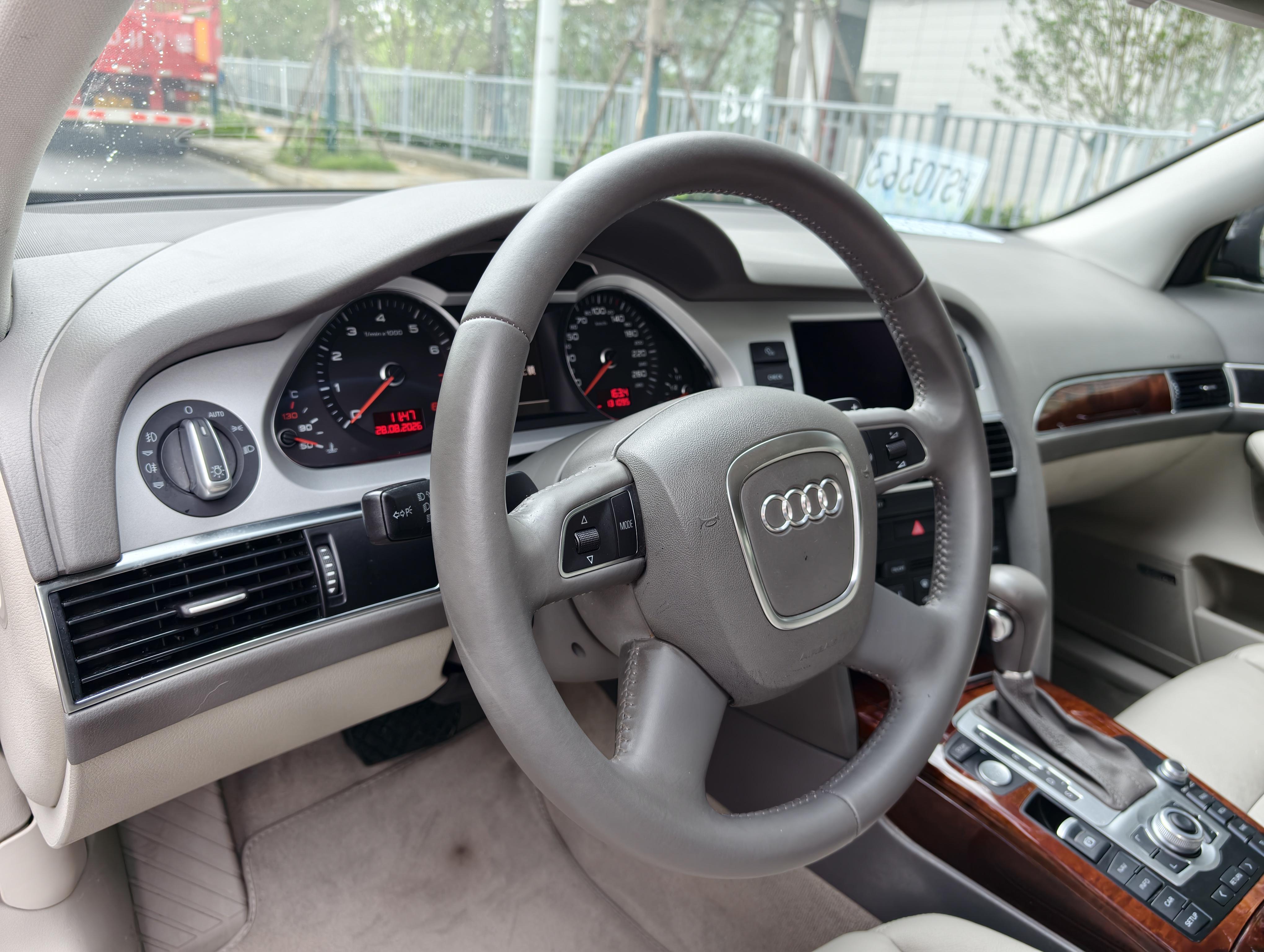 Audi A6 2011 thumb 11