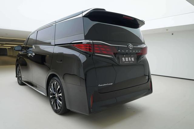 Toyota Alphard 2024 thumb 2