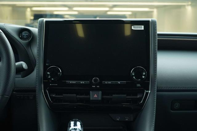 Toyota Alphard 2024 thumb 6