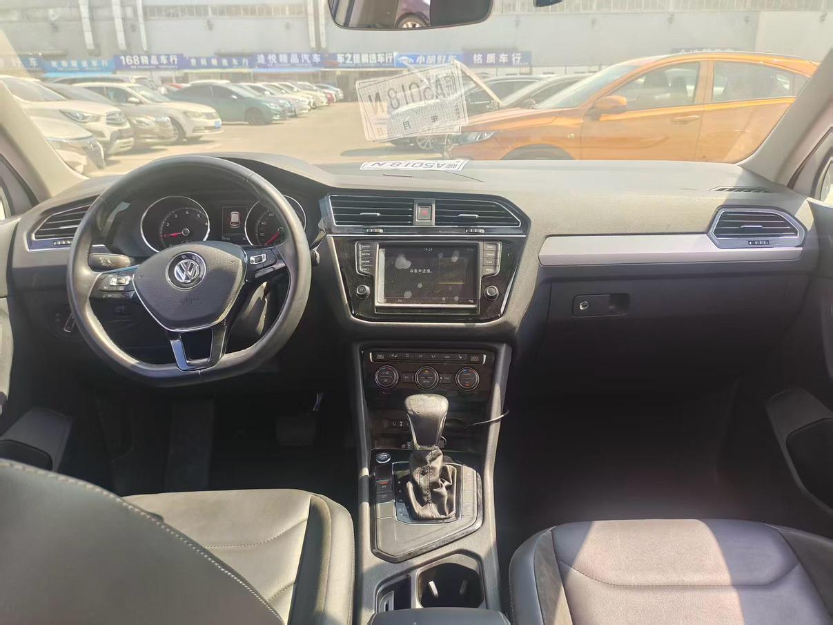 Volkswagen Tiguan 2018 thumb 4