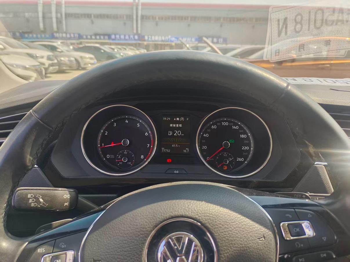 Volkswagen Tiguan 2018 thumb 5