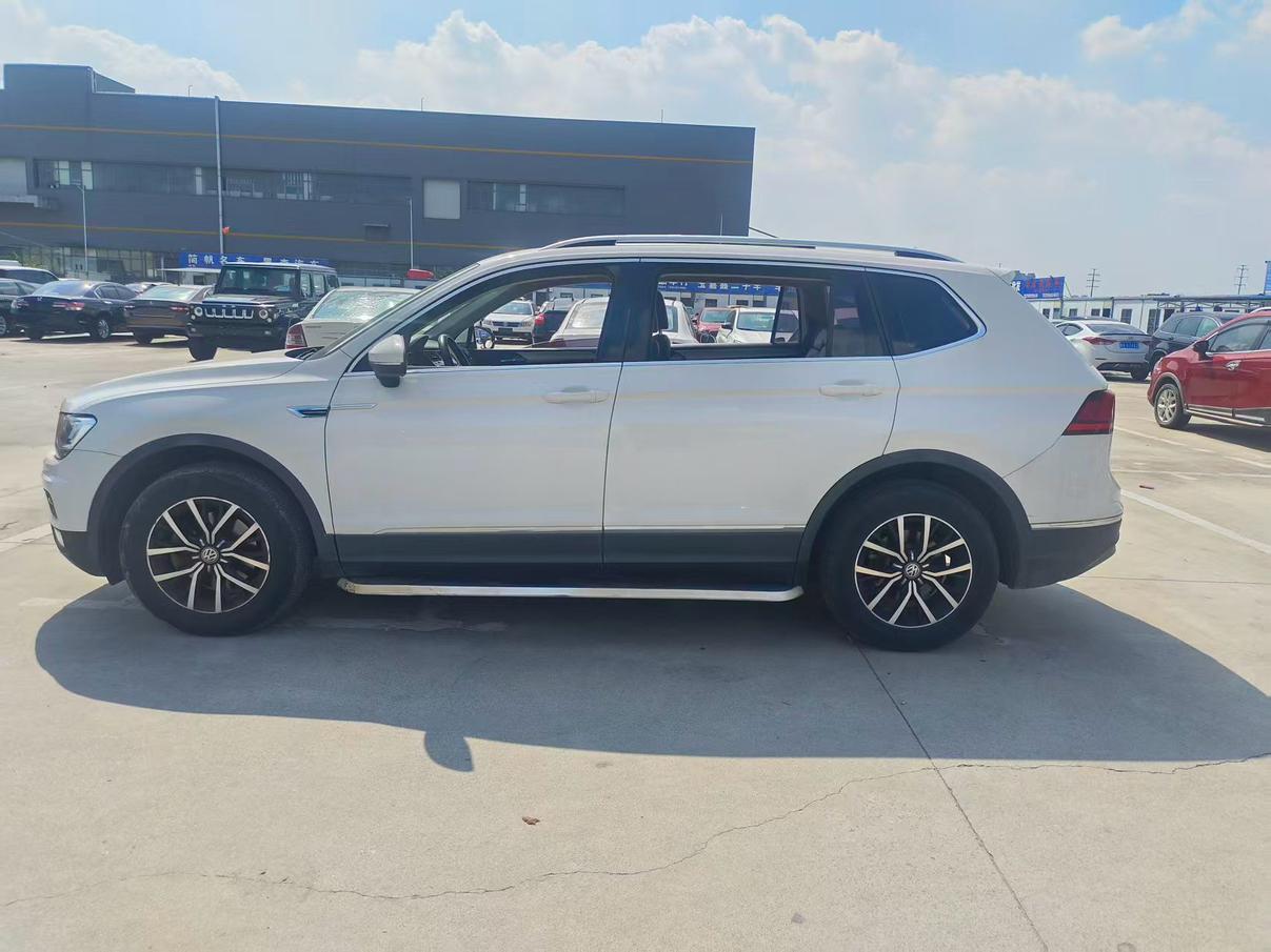 Volkswagen Tiguan 2018 thumb 11