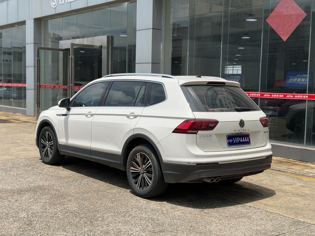 Volkswagen Tiguan 2021 thumb 2