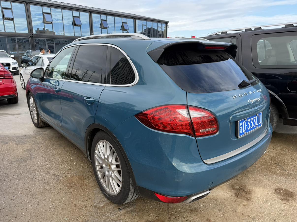 Porsche Cayenne 2011 thumb 11