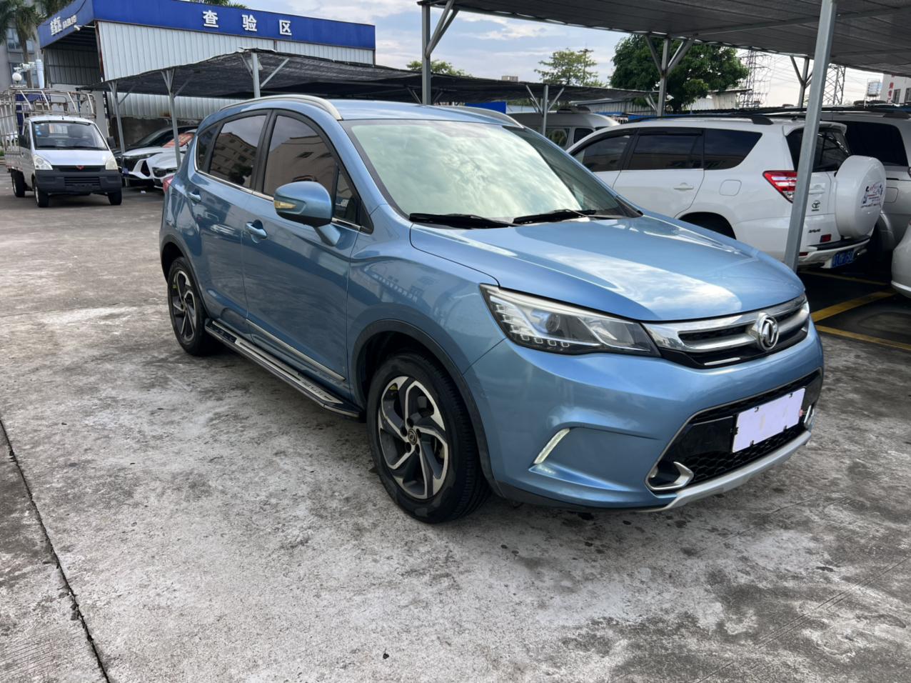 Dongfeng Aeolus AX5 2017 thumb 10