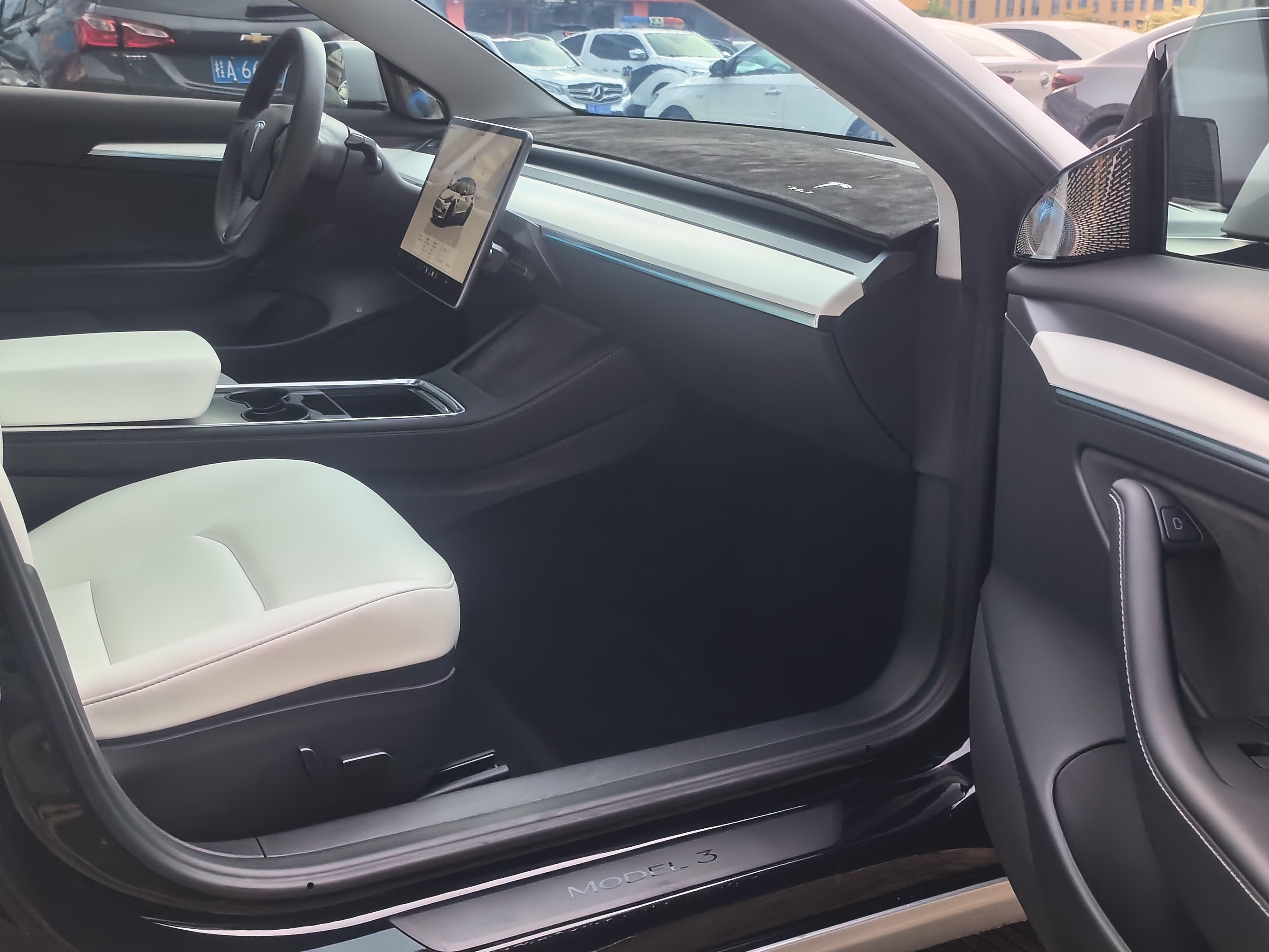 Tesla Model 3 2022 thumb 9