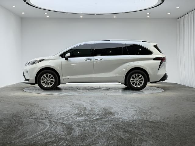 Toyota Granvia 2023 thumb 2