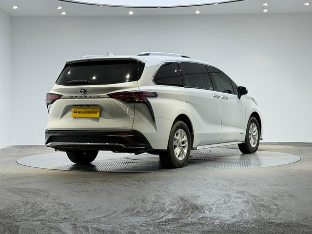 Toyota Granvia 2023 thumb 5