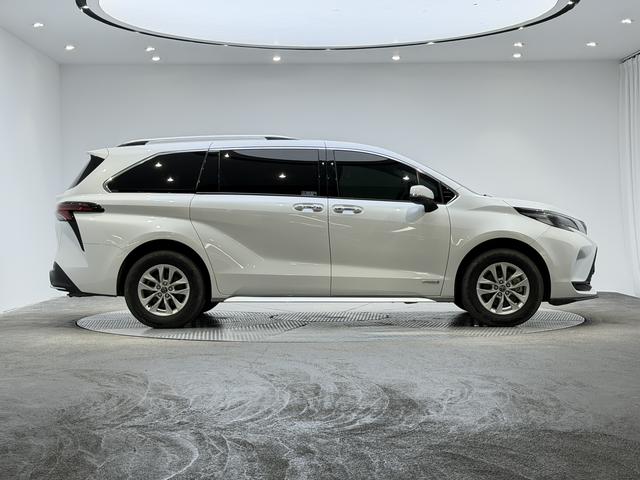 Toyota Granvia 2023 thumb 6