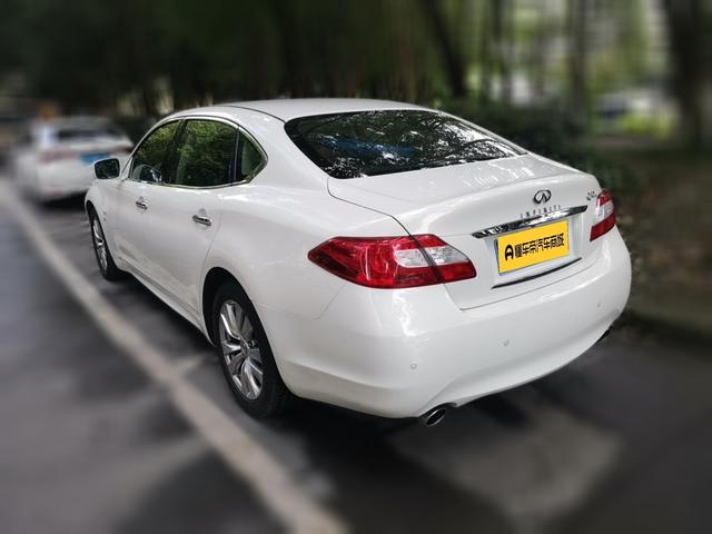 Infiniti Q70 2013 thumb 2