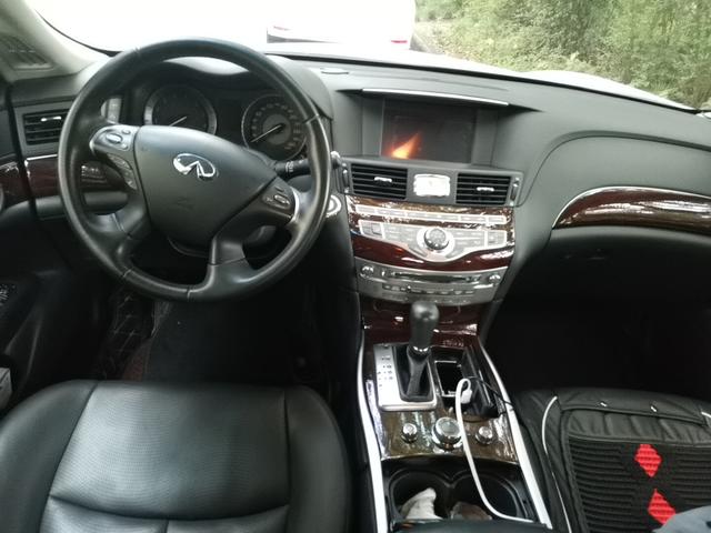 Infiniti Q70 2013 thumb 3