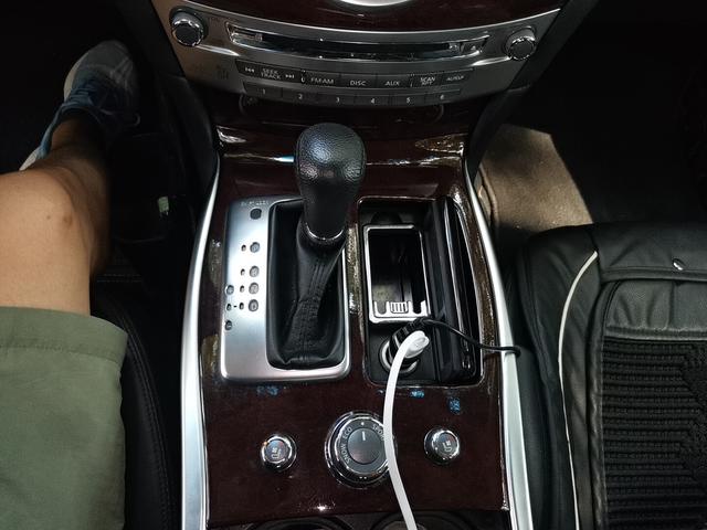 Infiniti Q70 2013 thumb 7