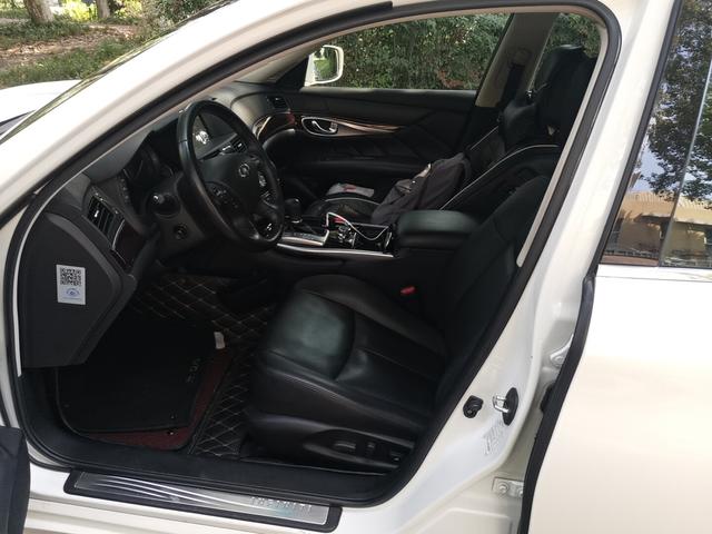 Infiniti Q70 2013 thumb 8