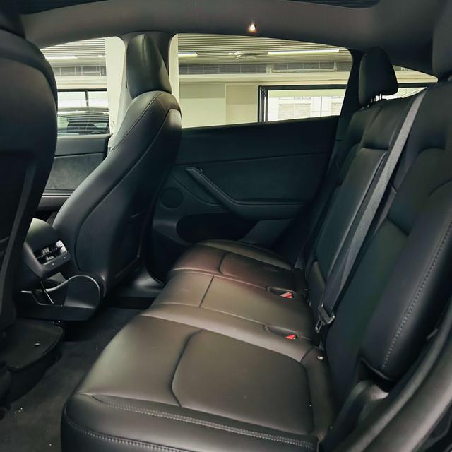 Tesla Model Y 2022 thumb 8