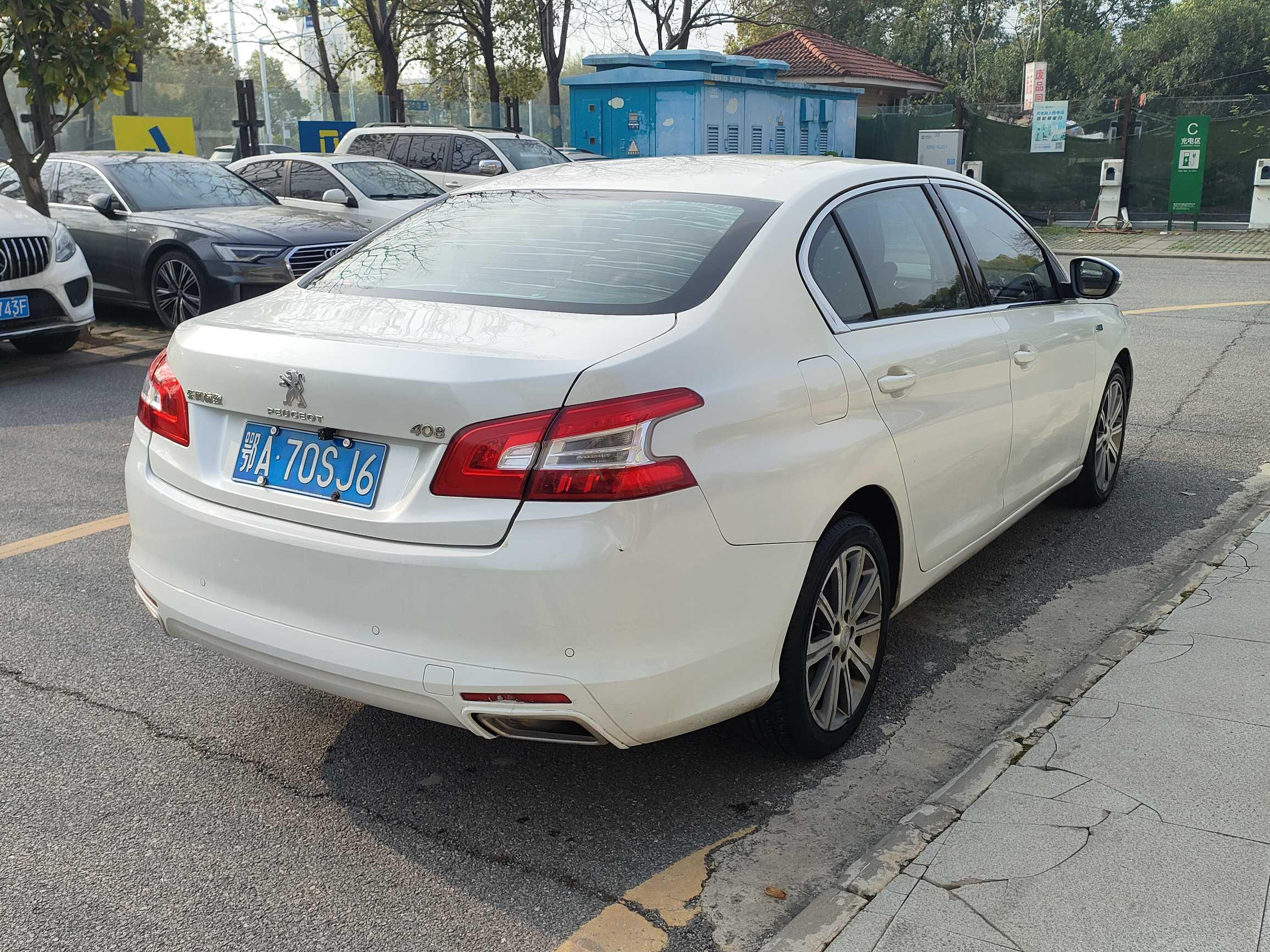 Peugeot 408 2014 thumb 4