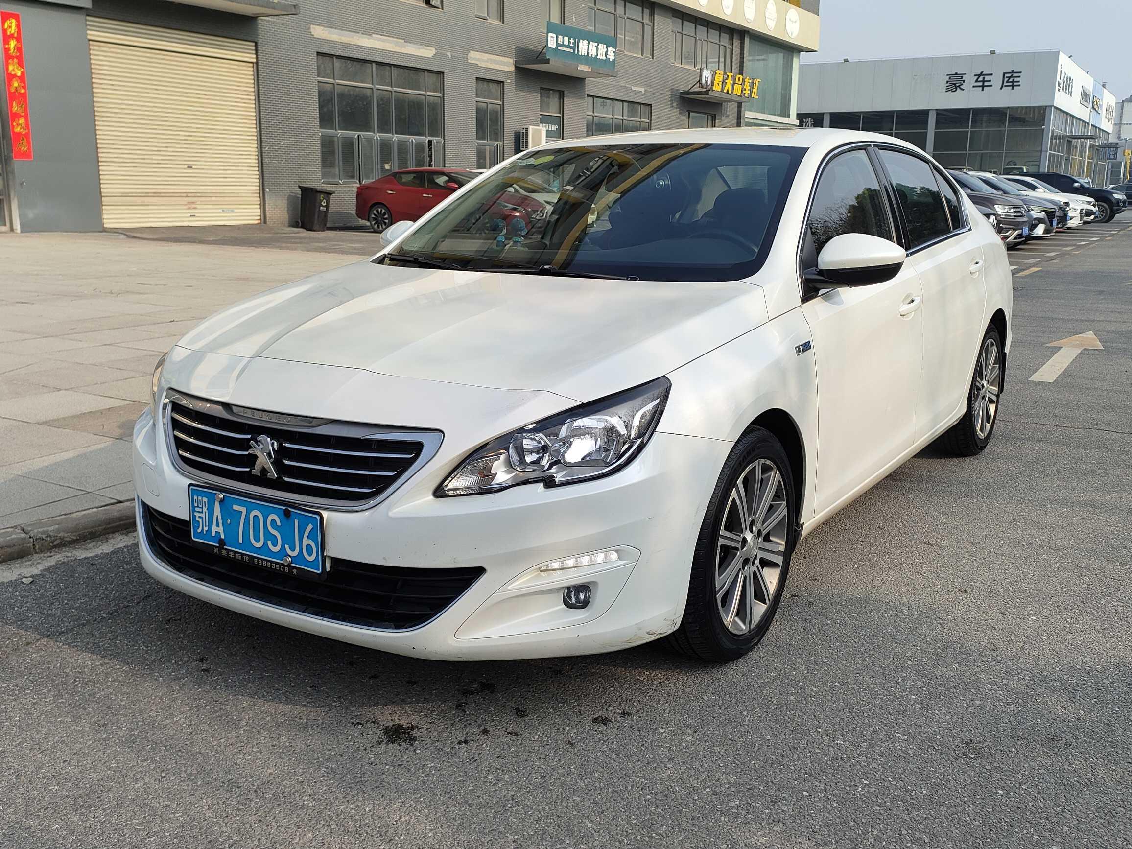 Peugeot 408 2014 thumb 8