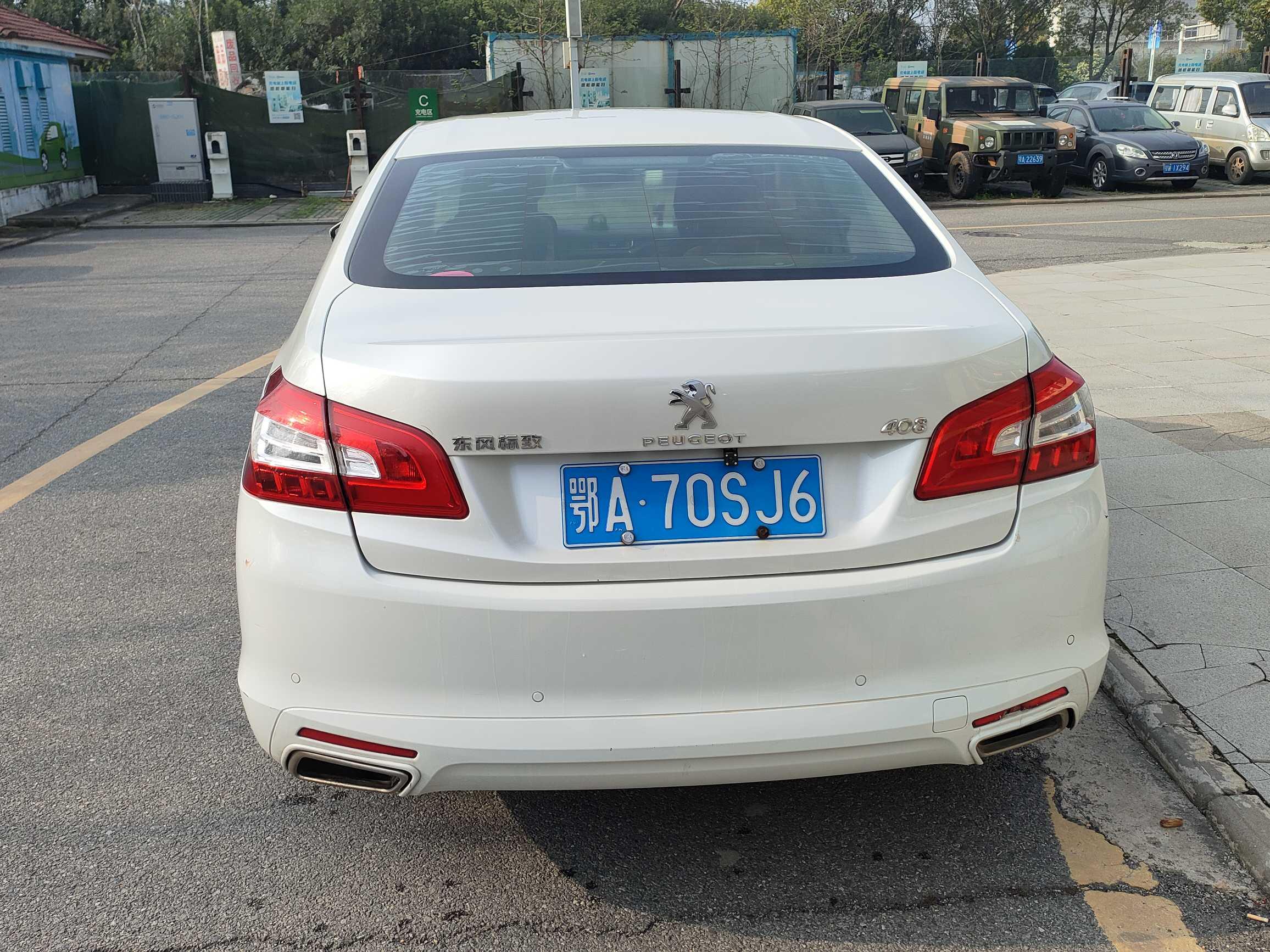 Peugeot 408 2014 thumb 12