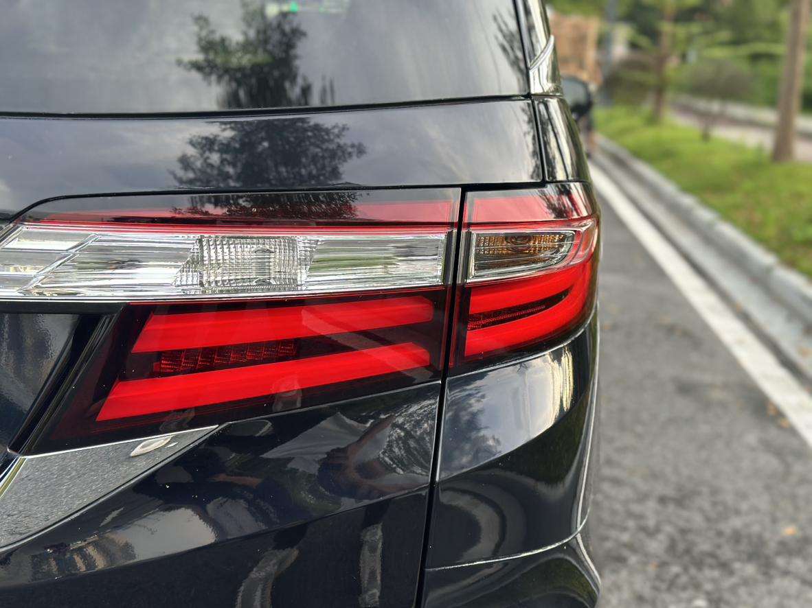 Honda Odyssey 2015 thumb 9