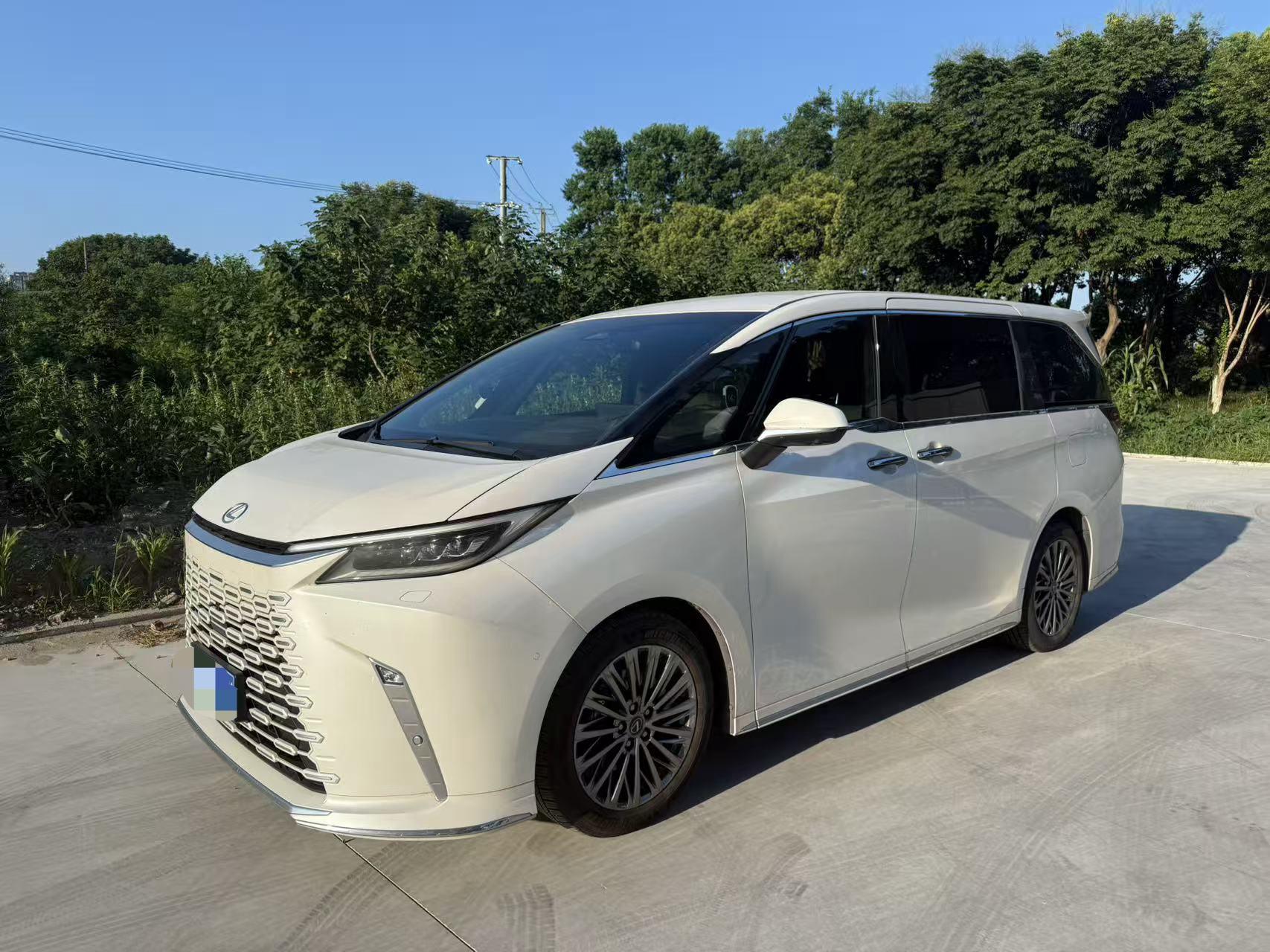 Lexus LM 2023 thumb 4