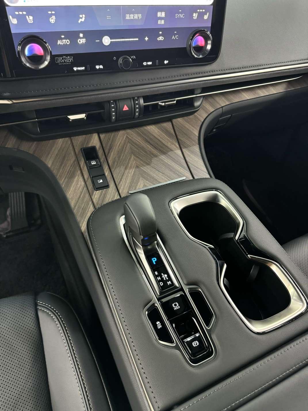 Lexus LM 2023 thumb 5