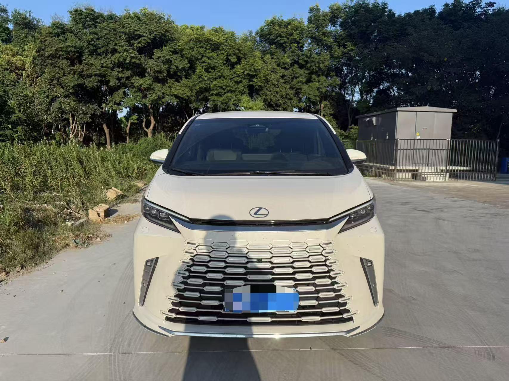 Lexus LM 2023 thumb 9