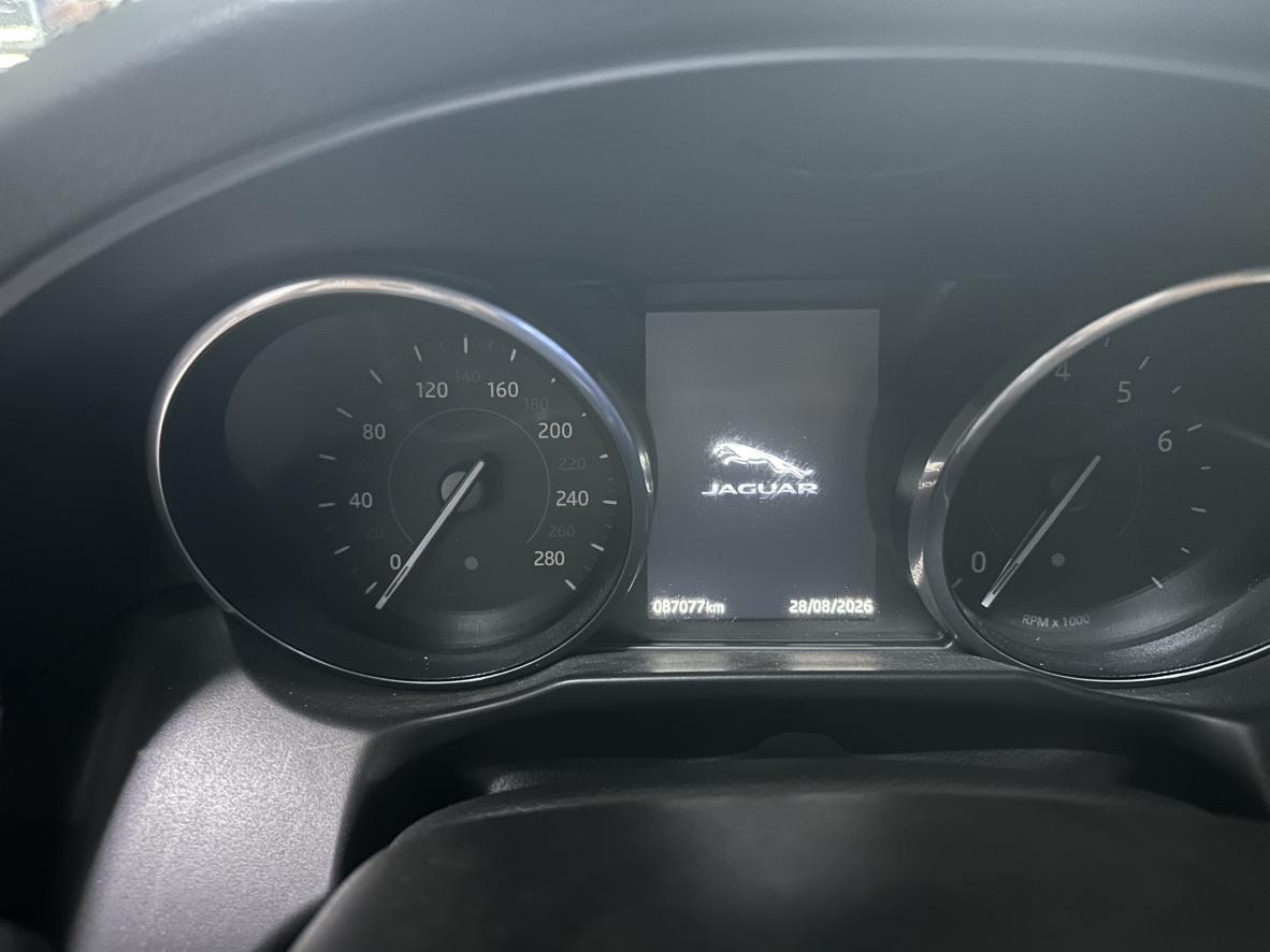 Jaguar XF 2016 thumb 6