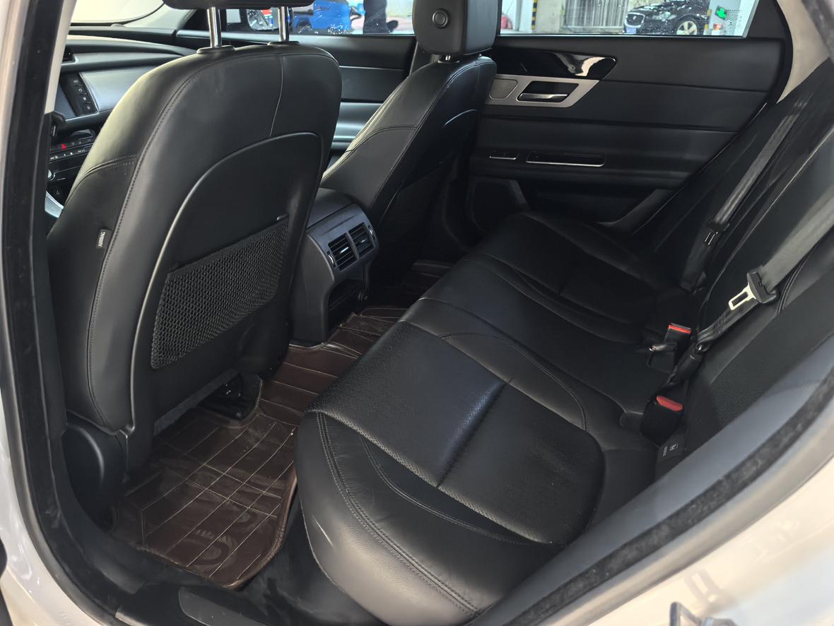 Jaguar XF 2016 thumb 9