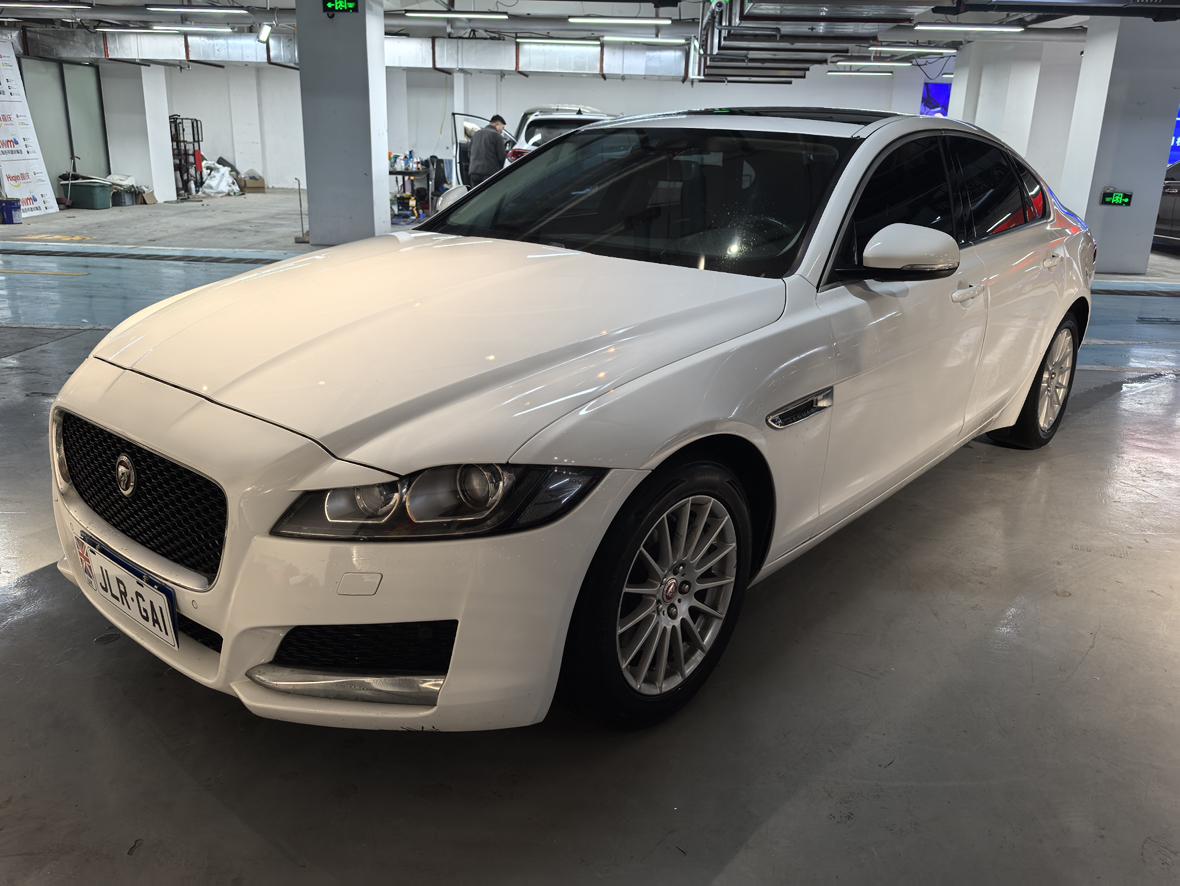 Jaguar XF 2016 thumb 10