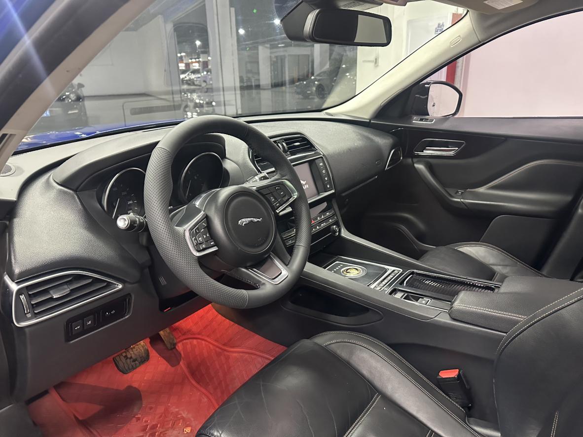 Jaguar F-Pace 2018 thumb 9